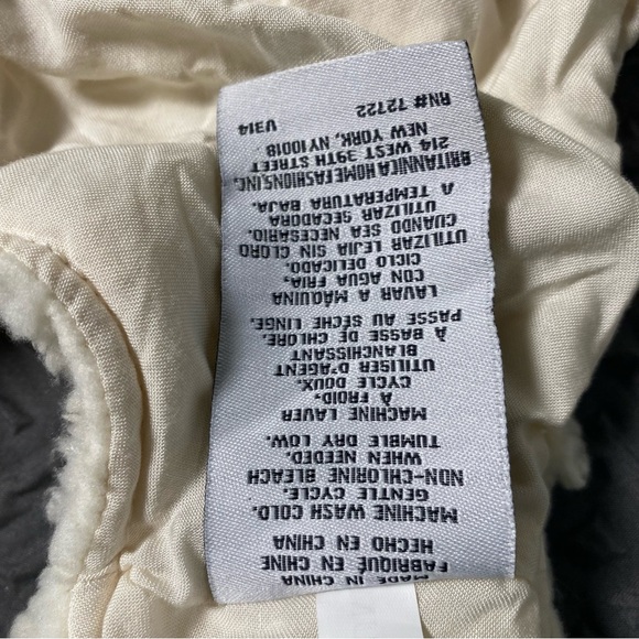 NEW UGG Classic Sherpa Dog Pajamas Size Medium - Picture 5 of 9